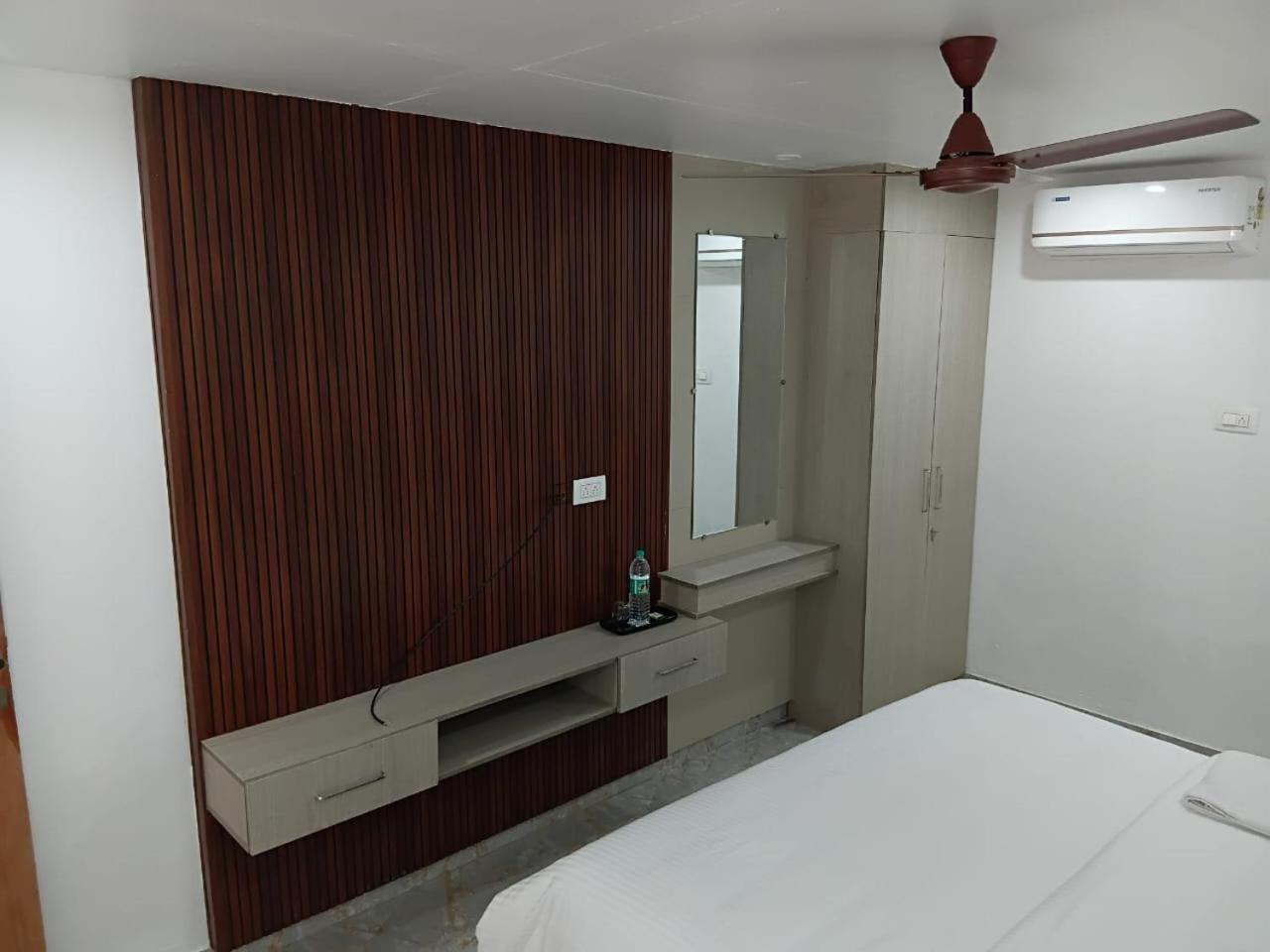 Grand Sangeetham Inn Tiruchchendūr Esterno foto