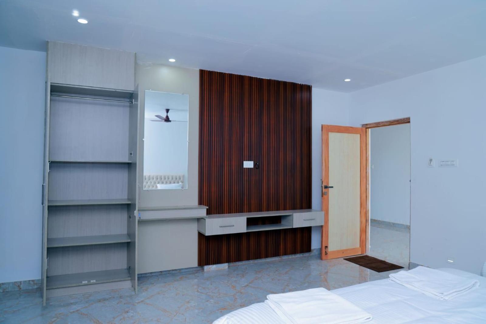 Grand Sangeetham Inn Tiruchchendūr Esterno foto