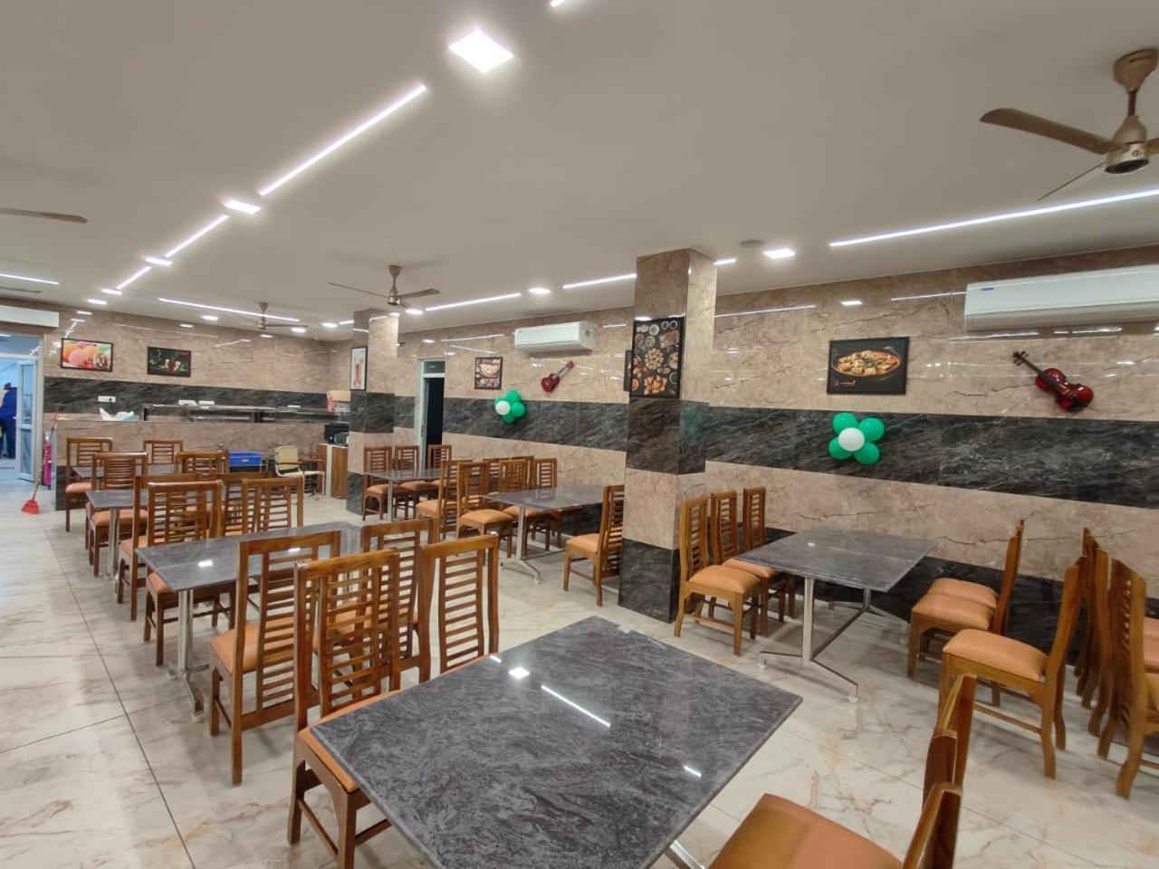 Grand Sangeetham Inn Tiruchchendūr Esterno foto